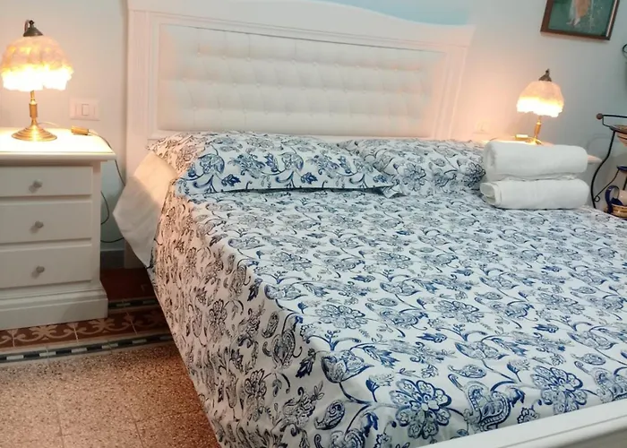 Casa Vacanze La Teresina -Centrale Tra Stazione Centro Storico E Aeroporto